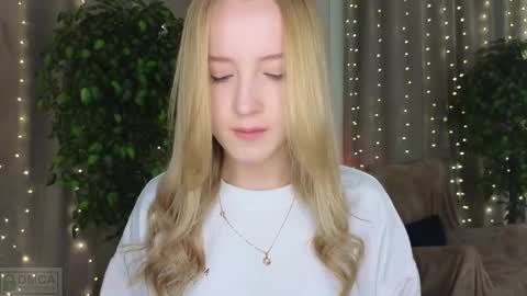 Snapshot of adele_armas chatting on February 15, 2025, 6:23 pm Adele online show from February 15, 2025, 6:23 pm
