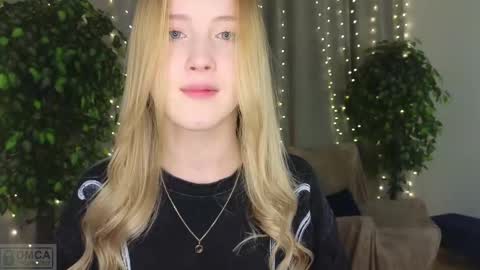 Snapshot of adele_armas chatting on February 19, 2025, 9:58 pm Adele online show from February 19, 2025, 9:58 pm