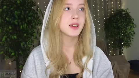 Snapshot of adele_armas chatting on February 24, 2025, 9:52 pm Adele online show from February 24, 2025, 9:52 pm