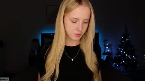 Adele online show from December 21, 2025, 7:54 pm