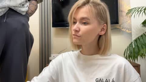 Adele Nick online show from November 2, 2025, 11:56 am