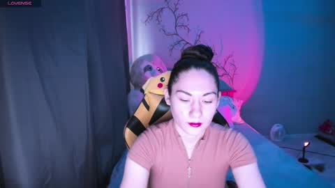 Adele online show from February 9, 2026, 6:50 am