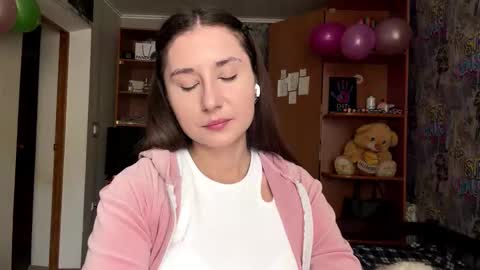 Snapshot of adeleapel chatting on February 24, 2026, 6:11 am Poly online show from February 24, 2026, 6:11 am