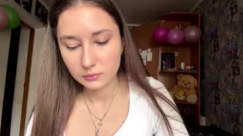 Snapshot of adeleapel chatting on March 4, 2026, 9:04 am Poly online show from March 4, 2026, 9:04 am