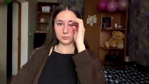 Snapshot of adeleapel chatting on March 6, 2026, 9:06 am Poly online show from March 6, 2026, 9:06 am