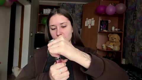 Snapshot of adeleapel chatting on March 18, 2026, 9:12 am Poly online show from March 18, 2026, 9:12 am