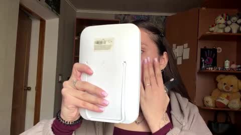 Snapshot of adeleapel chatting on March 26, 2026, 7:25 am Poly online show from March 26, 2026, 7:25 am