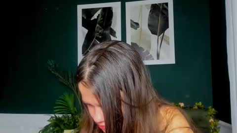 adelecruzz online show from May 3, 2026, 12:11 pm