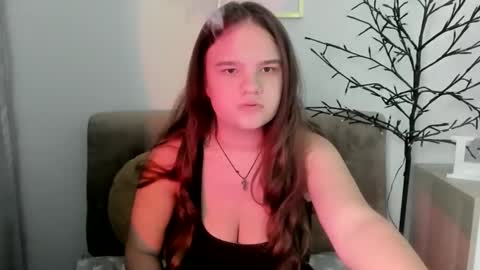 adelecruzz online show from June 4, 2026, 11:38 am