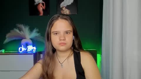 adelecruzz online show from June 7, 2026, 11:36 am