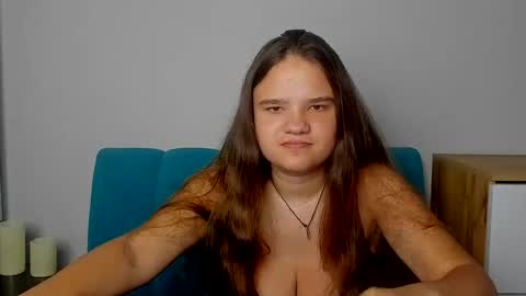 adelecruzz online show from June 18, 2026, 11:47 am
