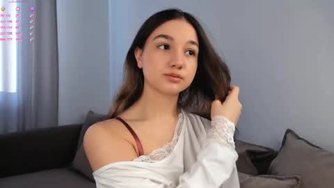 adelexx_zll online show from February 18, 2026, 4:19 am