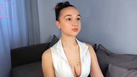 adelexx_zll online show from February 21, 2026, 4:46 am