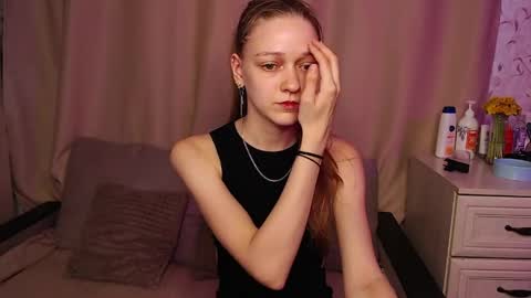 Lina online show from May 18, 2026, 3:29 pm