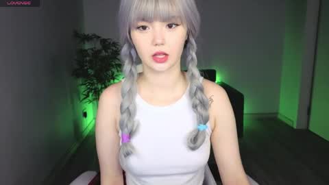 adelina__flower online show from May 9, 2026, 3:45 am