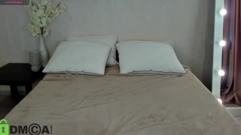 Adelina bliss online show from May 5, 2026, 10:01 am