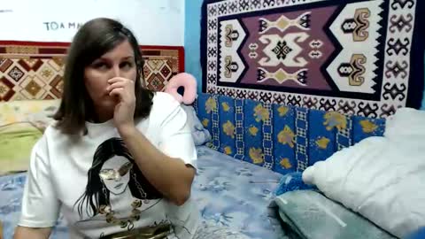 Snapshot of adelineblueeyes chatting on October 4, 2025, 11:30 am Larisa online show from October 4, 2025, 11:30 am