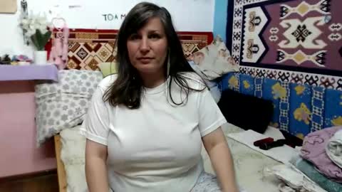 adelinemilf online show from May 17, 2026, 10:22 am