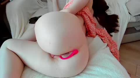 Amy online show from June 25, 2026, 4:01 am