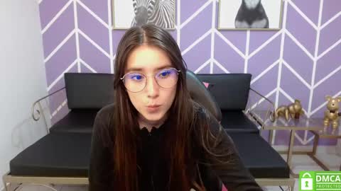 Snapshot of adhara_kitten chatting on September 20, 2025, 1:12 pm Adhara online show from September 20, 2025, 1:12 pm