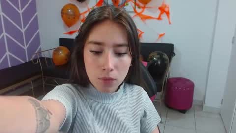 Snapshot of adhara_kitten chatting on October 20, 2025, 1:00 pm Adhara online show from October 20, 2025, 1:00 pm