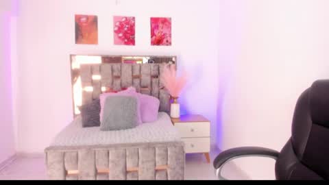 Snapshot of adharacute18_ chatting on April 10, 2026, 2:44 pm ADHARA online show from April 10, 2026, 2:44 pm