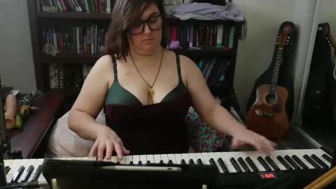 adobe_angel304 online show from November 26, 2025, 7:04 pm