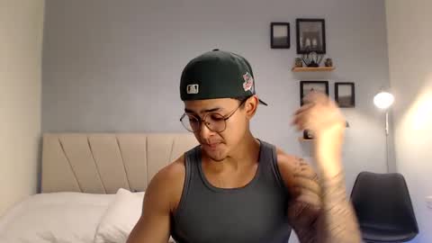 Adonis online show from September 15, 2025, 10:54 pm