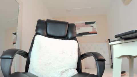Snapshot of adonis_hot_xx chatting on February 21, 2025, 12:05 am adonis_hot_xx online show from February 21, 2025, 12:05 am