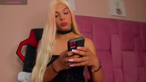 Snapshot of adonis_hot_xx chatting on October 19, 2025, 11:16 pm adonis_hot_xx online show from October 19, 2025, 11:16 pm