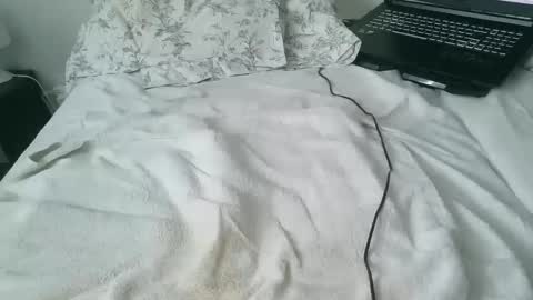 Snapshot of adonysse chatting on October 3, 2025, 8:22 am adonysse online show from October 3, 2025, 8:22 am