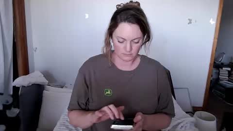 adorable22 online show from November 5, 2025, 10:10 pm