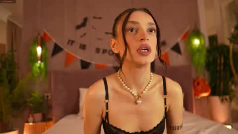 Snapshot of adoracortes chatting on October 28, 2025, 5:11 am adoracortes online show from October 28, 2025, 5:11 am