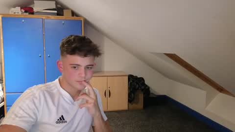 Snapshot of adr_twink chatting on April 2, 2026, 9:45 pm ADR Twink online show from April 2, 2026, 9:45 pm