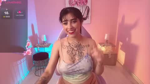 Adri  online show from September 9, 2025, 4:12 am
