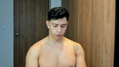 Snapshot of adrian_del_mar chatting on May 6, 2026, 4:12 pm Adrian del Mar online show from May 6, 2026, 4:12 pm