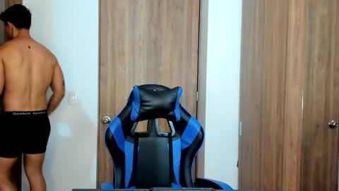Snapshot of adrian_del_mar chatting on May 20, 2026, 10:38 pm Adrian del Mar online show from May 20, 2026, 10:38 pm