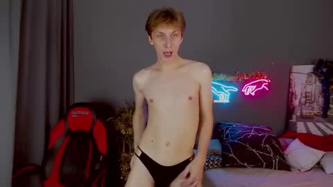 Adrian online show from December 8, 2024, 8:25 pm