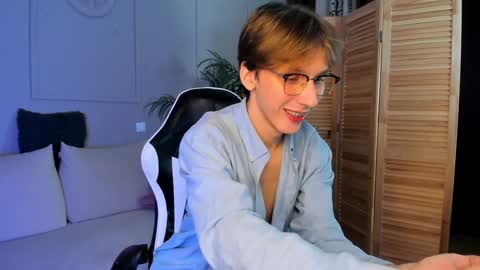 Adrian online show from December 9, 2024, 7:18 pm