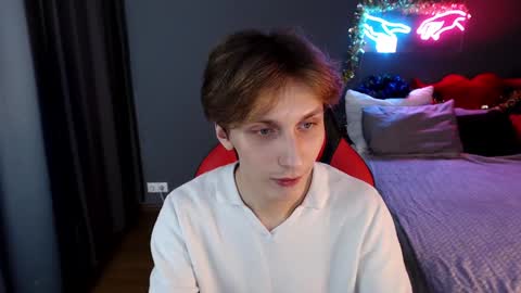 Adrian online show from December 15, 2024, 4:04 pm