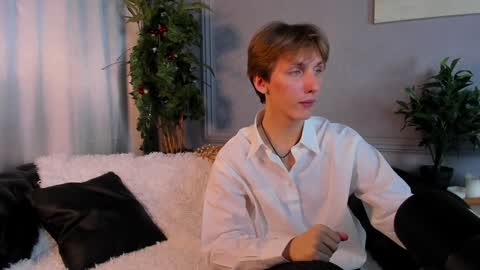 Adrian online show from December 17, 2024, 6:53 pm