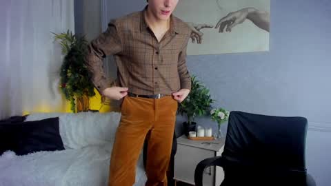 Adrian online show from December 19, 2024, 4:24 pm