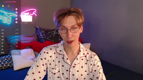 Adrian online show from January 28, 2025, 7:32 pm
