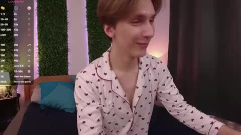 Adrian online show from March 8, 2025, 4:06 pm