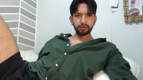 Snapshot of adrian_falcon chatting on April 29, 2026, 2:59 am Adrian Falcon online show from April 29, 2026, 2:59 am