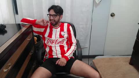 Snapshot of adrian_falcon chatting on May 9, 2026, 6:13 pm Adrian Falcon online show from May 9, 2026, 6:13 pm
