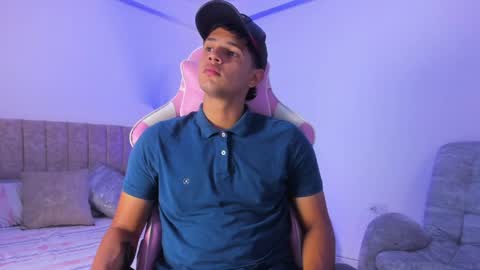 ADRIAN online show from May 4, 2026, 7:32 pm