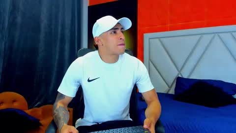   online show from September 24, 2025, 6:11 pm