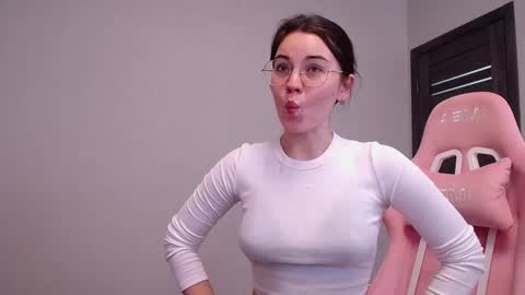 Adriana online show from November 21, 2025, 6:12 am