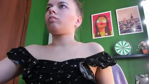 Snapshot of adriana_moretti chatting on May 21, 2026, 2:02 pm Liza online show from May 21, 2026, 2:02 pm